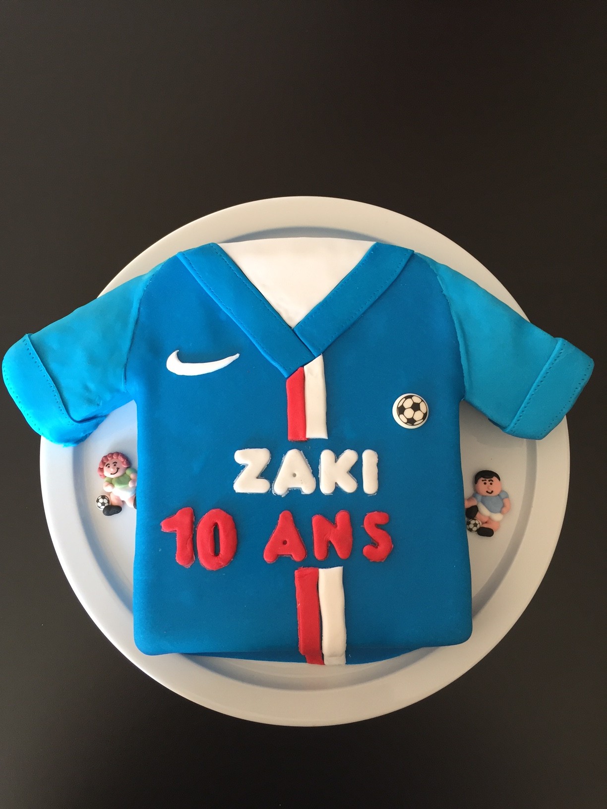Gateau D Anniversaire Maillot De Football Recettes De Delphine Dans Ma Cuisine Rouge Il Y A