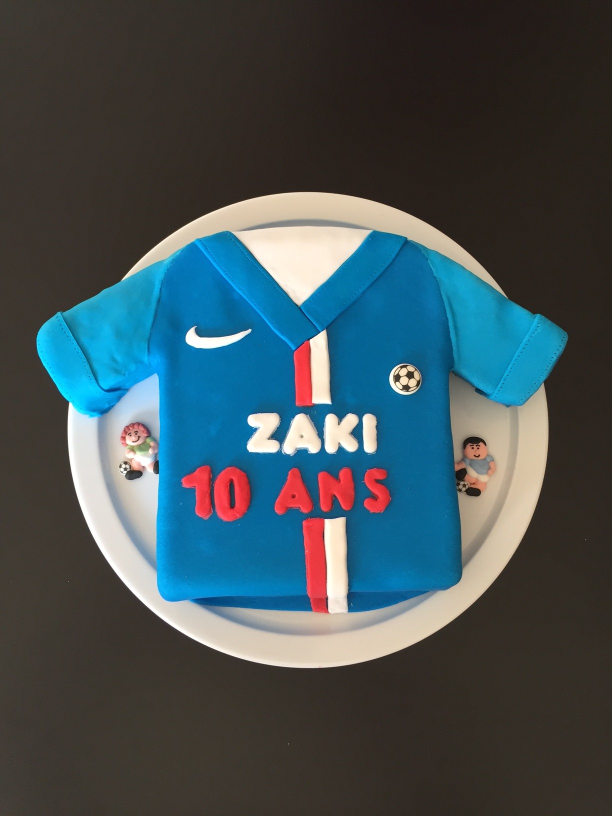 Gateau D Anniversaire Maillot De Football Recettes De Delphine Dans Ma Cuisine Rouge Il Y A