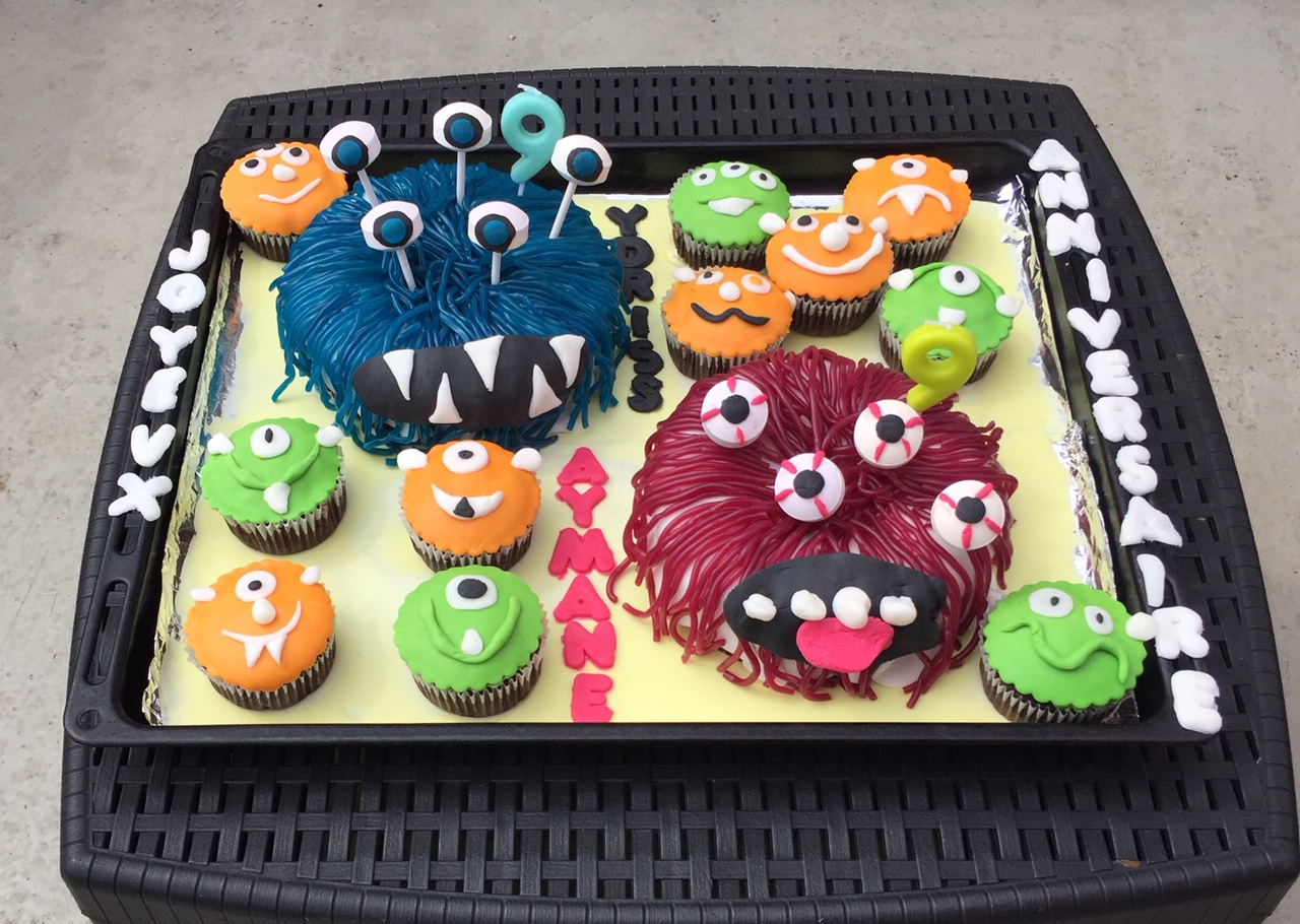 Gateau D Anniversaire Monstres Recettes De Delphine Dans Ma Cuisine Rouge Il Y A